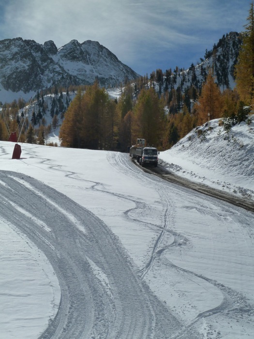 #11 Le chantier en bas : Faut choisir son engin de glisse, dameuse, skis ou 15 tonnes... Le chantier en bas : Faut choisir son engin de glisse, dameuse, skis ou 15 tonnes...