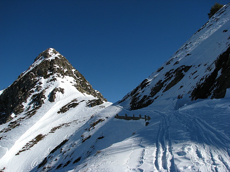#3 Le colleto Campanin 2142m : de l Le colleto Campanin 2142m : de l'autre côté le vent est passé par là!