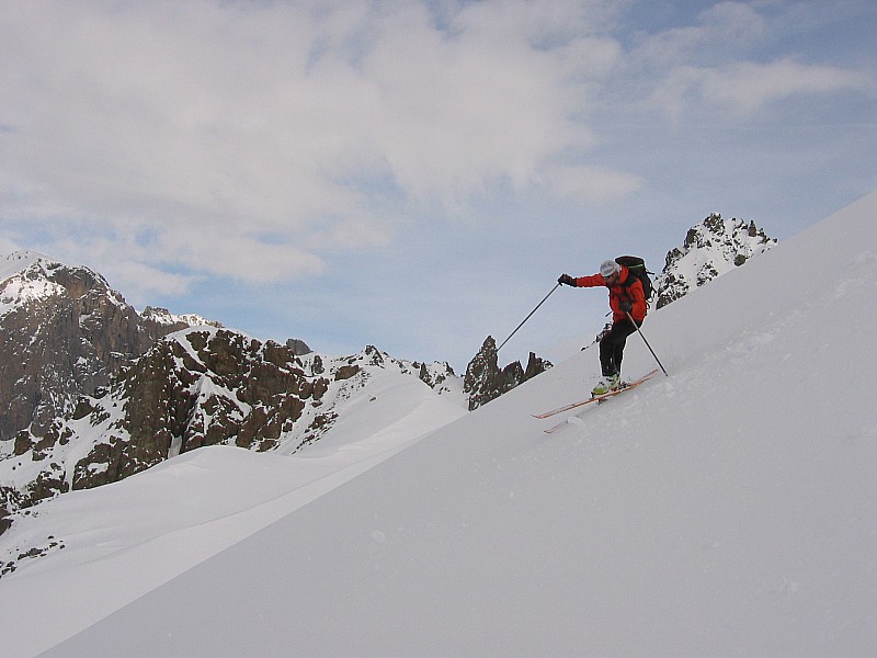 #8 Descente Descente