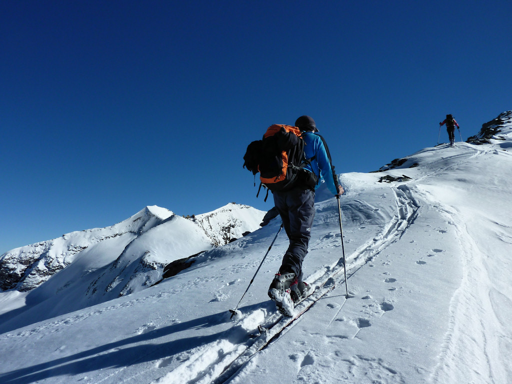 #8 Sur l Sur l'arête sommitale : David et Pascal en terminent.