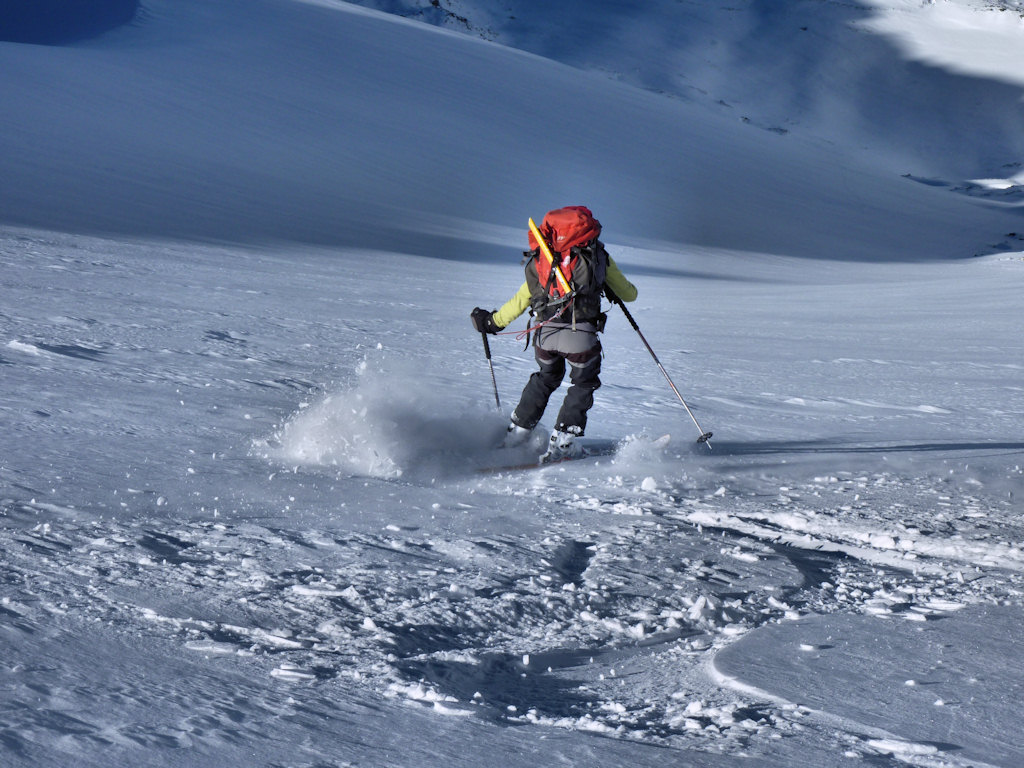 #10 Isa en action : descente du glacier du Gros Caval. Isa en action : descente du glacier du Gros Caval.