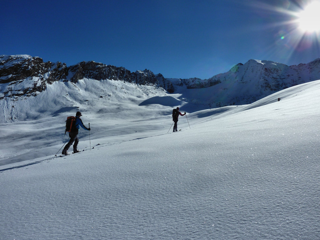 #4 montée tranquille : en direction du glacier Pers. montée tranquille : en direction du glacier Pers.