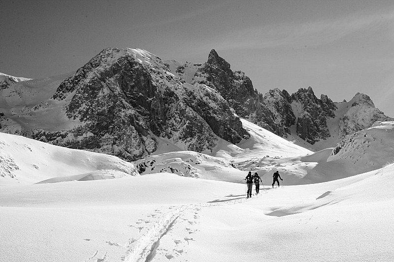 Non loin du lac des Cerces : Nous appliquons la méthode Lidl : Plus (de traceurs) égale moins (d'efforts à la montée)