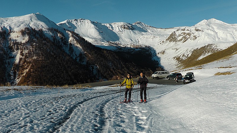 #1 Départ sur la route du col de la Bonnette à 2080m.
Cime de Bonette en A/R plan Départ sur la route du col de la Bonnette à 2080m.
Cime de Bonette en A/R plan
