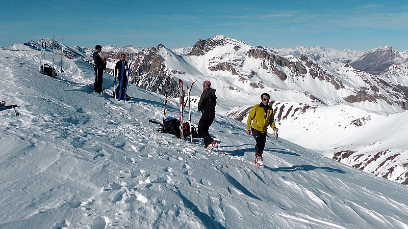 Le Sommet enfin !  Vue 360°  Les Ecrins au fond (Aillefroide, Ecrins, Pelvoux)  et les Aig d'arves