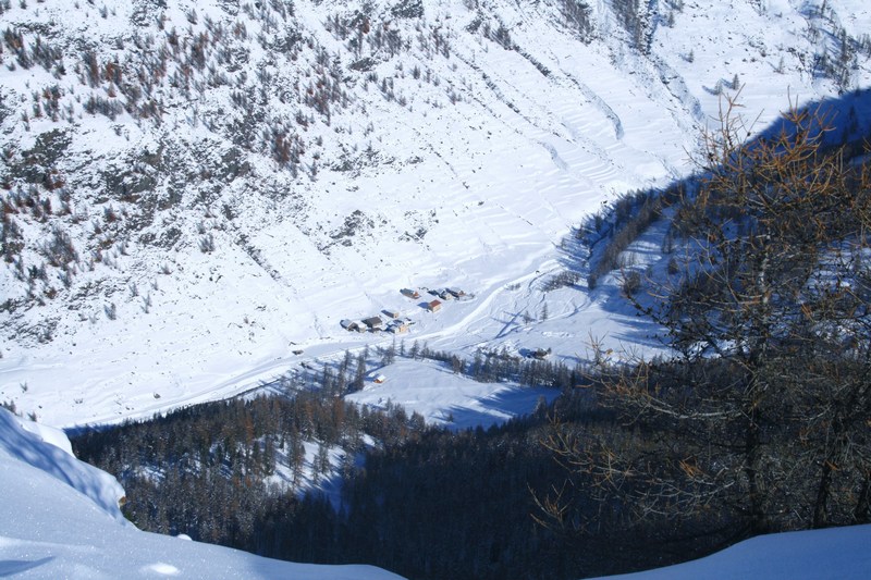 #5 Tout en bas, Valpréveyre : profite du soleil Tout en bas, Valpréveyre : profite du soleil
