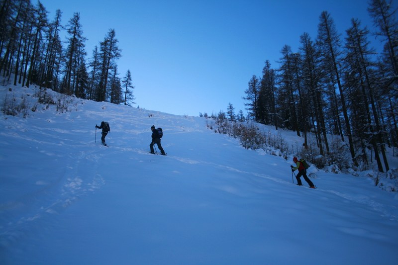 #1 Montée sur les pistes d Montée sur les pistes d'Abries : ou le plaisir d'avoir enfin remis les peaux