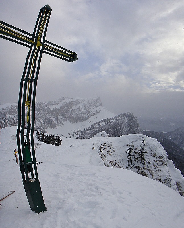 #3 Croix du sommet : Elle a pris un sacré coup! Croix du sommet : Elle a pris un sacré coup!