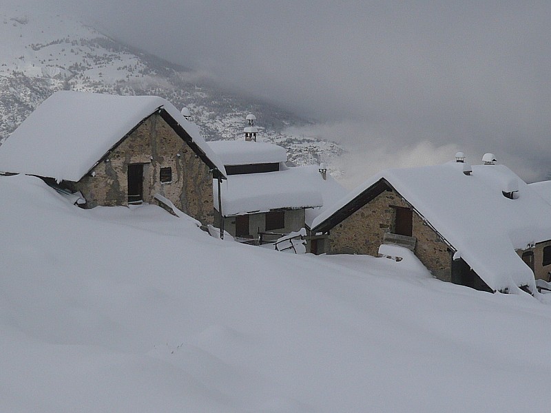 #1 Chalets : Les réserves se constituent. Chalets : Les réserves se constituent.
