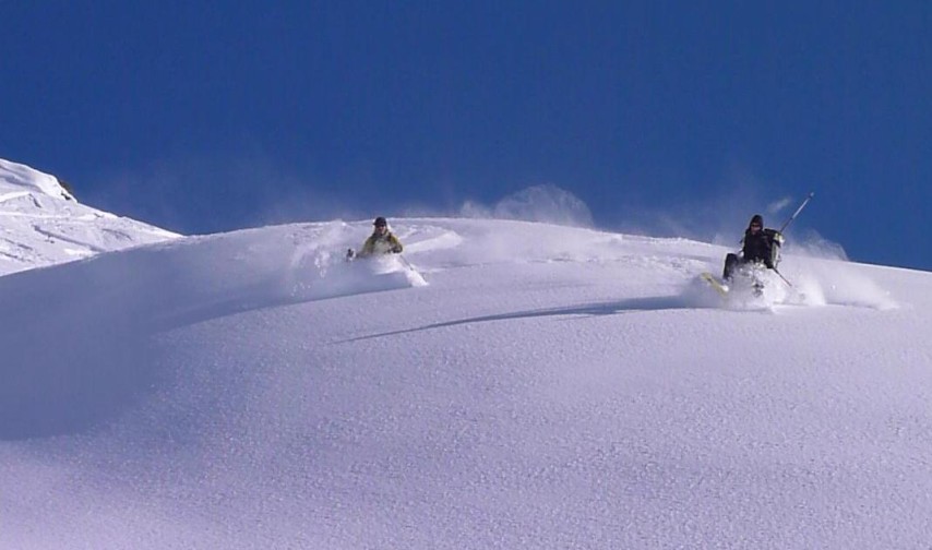 #10 Descente : style peu orthodoxe pour Ronan qui finira par une belle gamelle Descente : style peu orthodoxe pour Ronan qui finira par une belle gamelle
