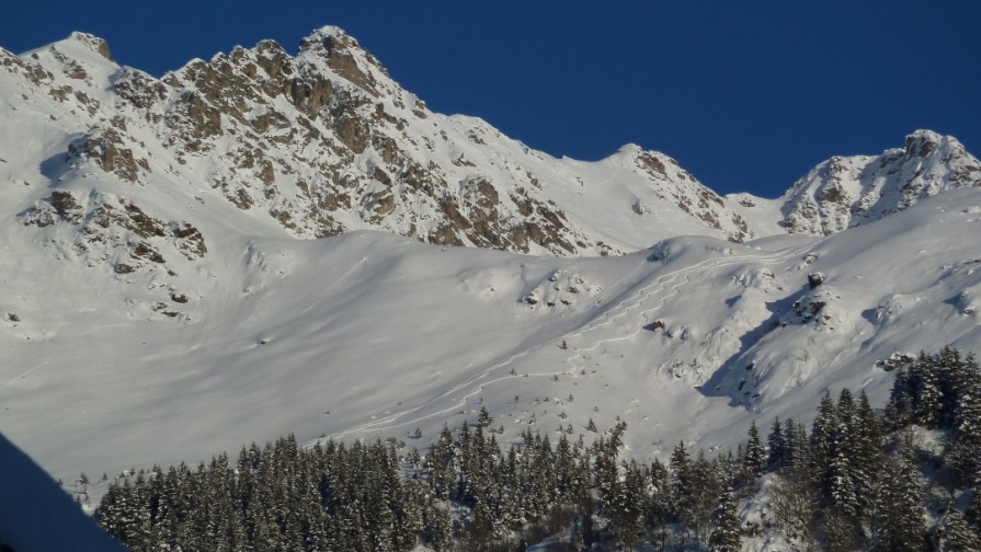 #12 Traces : Les traces dans Tigneux sous un soleil du soir. Traces : Les traces dans Tigneux sous un soleil du soir.