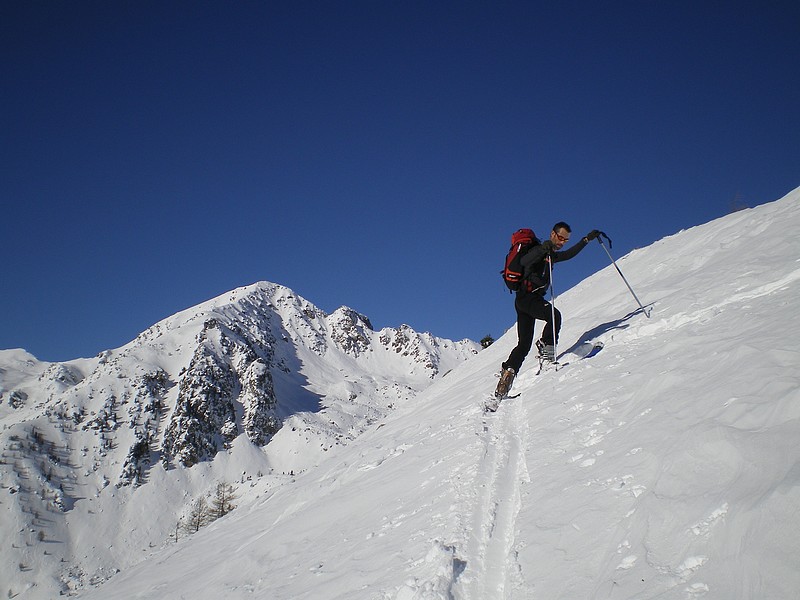 #5 Belletz : Gilles en action et la cime de Belletz en toile de fond Belletz : Gilles en action et la cime de Belletz en toile de fond