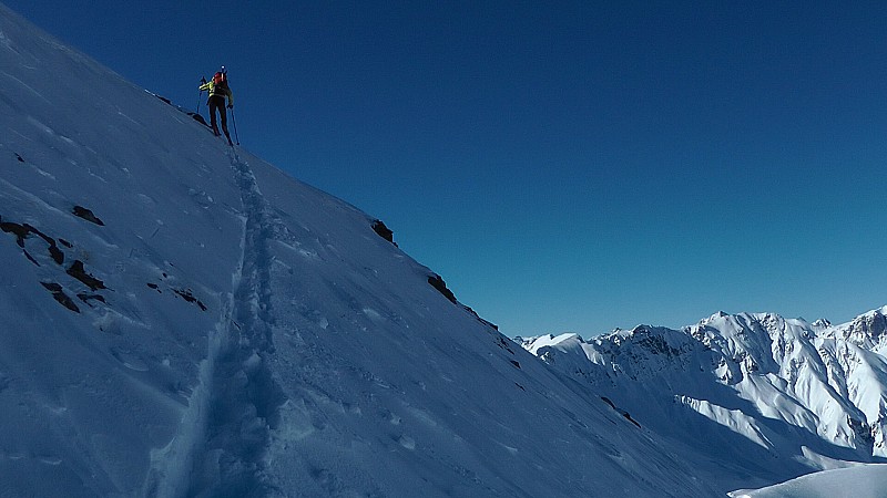 Ça monte à ski jusqu'au sommet