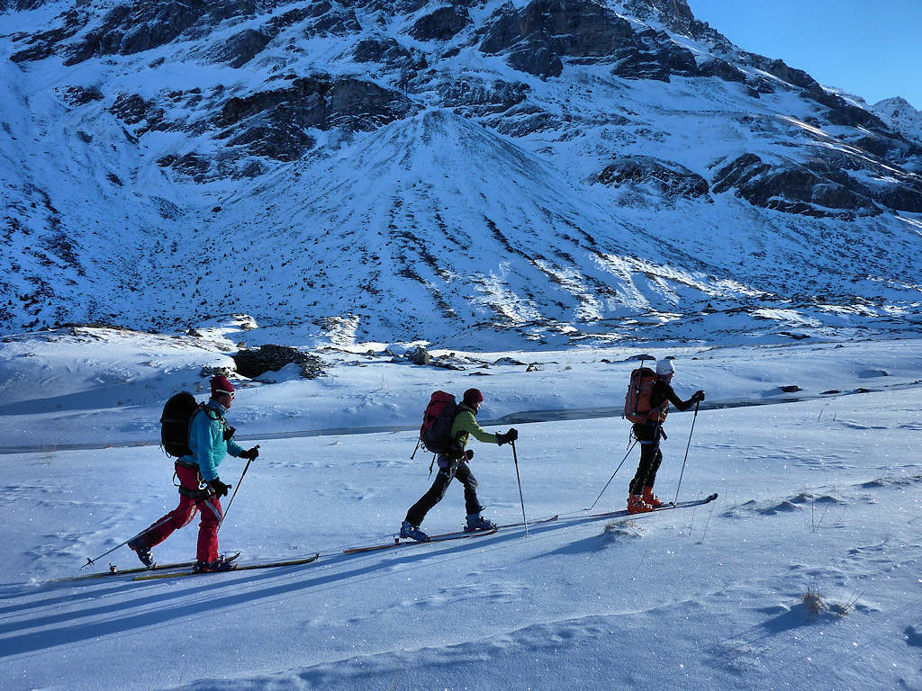 Sous l'Aiguille du Fruit : Vraiment peu de neige sur les pentes.