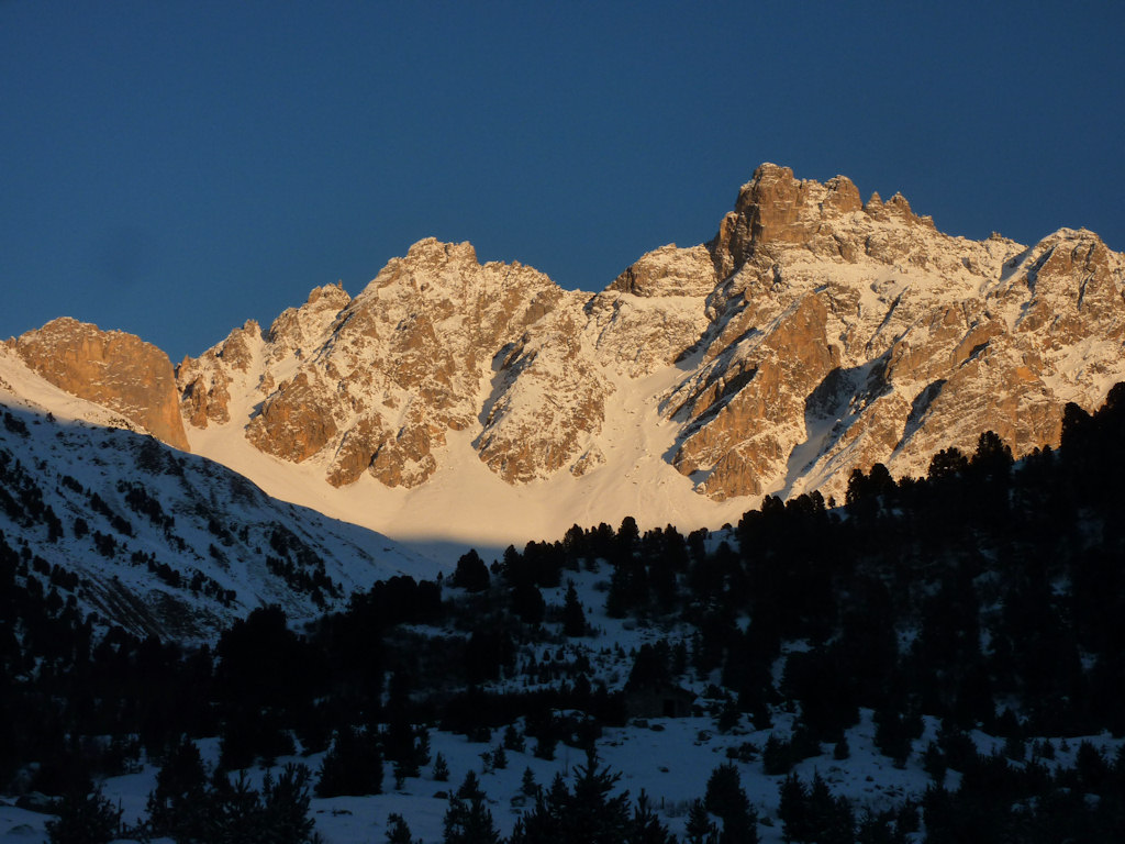 #26 Une journée bien remplie. : Nous pouvons admirer les derniers rayons du soleil. Une journée bien remplie. : Nous pouvons admirer les derniers rayons du soleil.