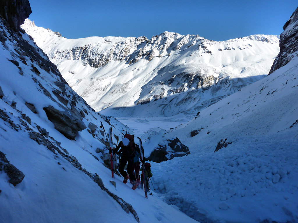 #7 Partiellement recouvert : Le torrent est ici comblé par les avalanches. Partiellement recouvert : Le torrent est ici comblé par les avalanches.