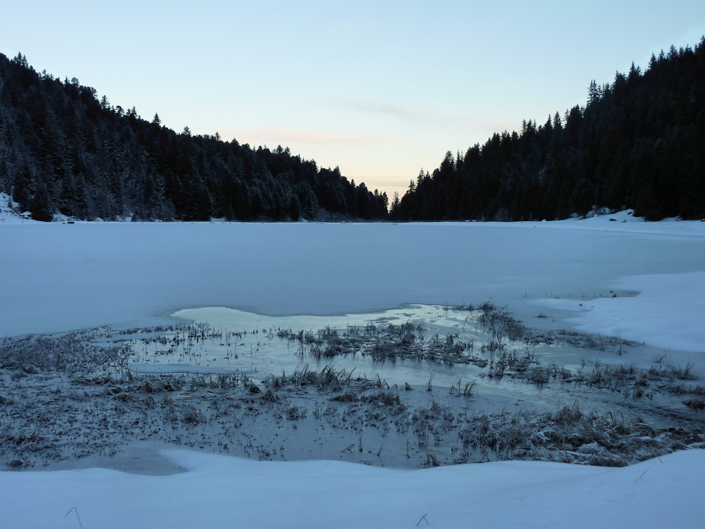 Lac de la Tuéda : Froid sec, mais pas de vent pour le début de cette belle journée.