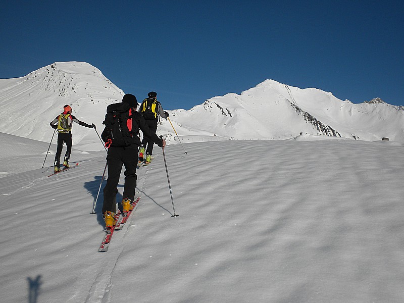 #1 orciere 1 : le groupe se met en route orciere 1 : le groupe se met en route