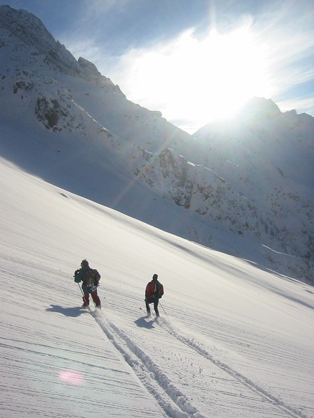#5 Debut de descente : Petite traversée pour aller chercher la meilleur poudre... Debut de descente : Petite traversée pour aller chercher la meilleur poudre...