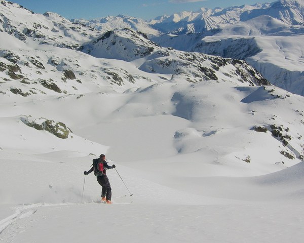 #2 Lac de la Croix : En descendant du col de la Croix vers le lac de la Croix Lac de la Croix : En descendant du col de la Croix vers le lac de la Croix