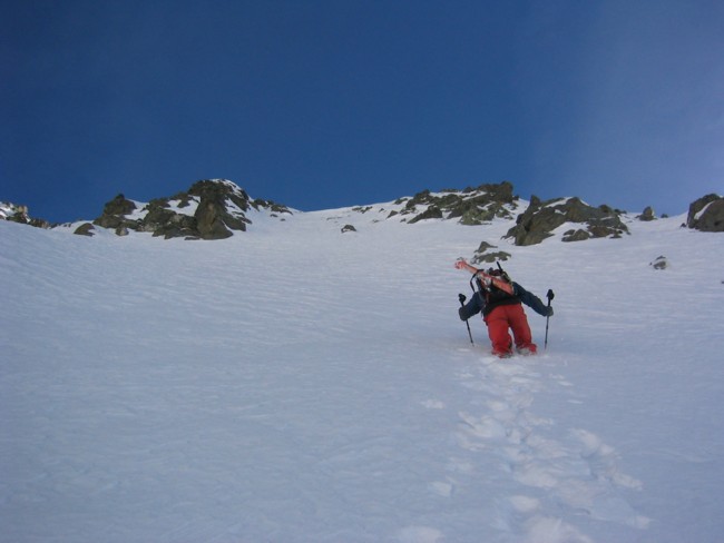 #6 50m pour rejoindre l 50m pour rejoindre l'épaule : On remet les peaux ou pas ?
nan c'est bon ca passe tout seul...
la prochaine fois on rephoquera...