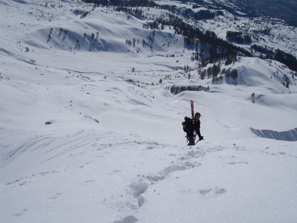 #1 Arête : Manu me rejoint sur le sommet par cette arête un peu dégarnie quand même en haut. Arête : Manu me rejoint sur le sommet par cette arête un peu dégarnie quand même en haut.
