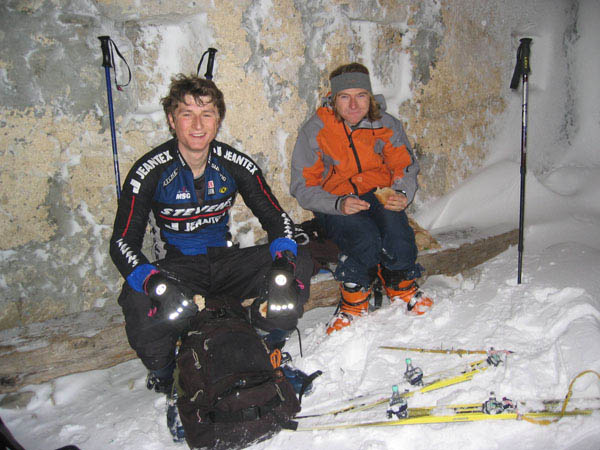 #1 Bovinant : Arrêt buvette à Bovinant : il y a autant de neige à l Bovinant : Arrêt buvette à Bovinant : il y a autant de neige à l'intérieur qu'à l'extérieur !