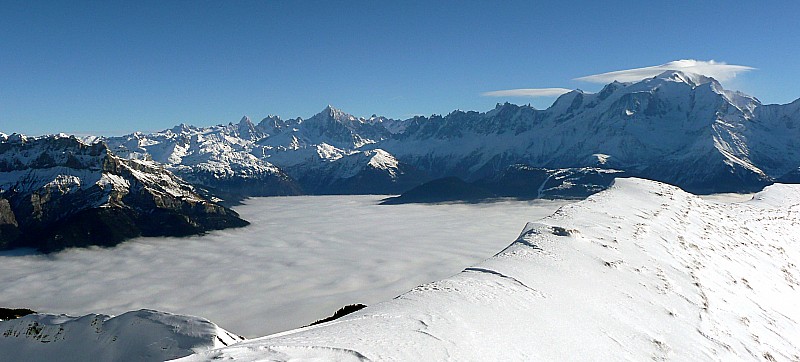 Le massif du Mont Blanc : Belle récompense au sommet des combes des Aravis