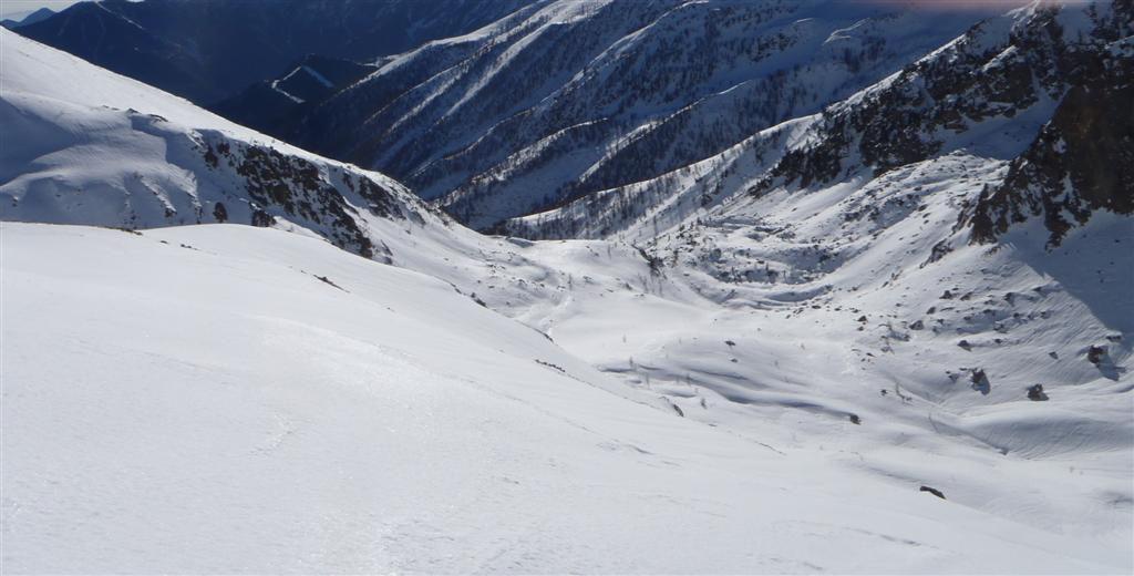 #4 Face S/O du mt Archas : Enfin la descente... sur une neige très correcte, mais en haut seulement... Face S/O du mt Archas : Enfin la descente... sur une neige très correcte, mais en haut seulement...