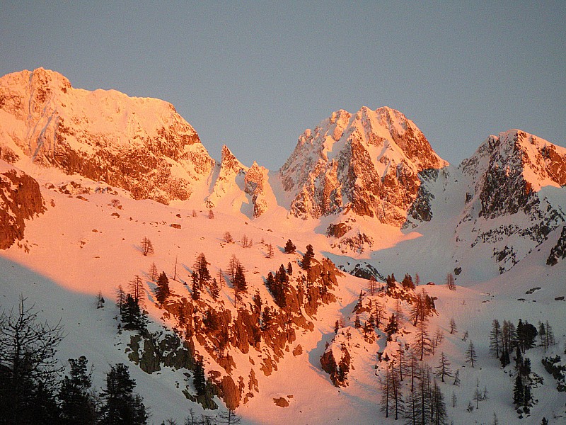 #2 je vois la vie en rooooseuh ! : vue plein est au coucher du soleil depuis le refuge de la Cougourde je vois la vie en rooooseuh ! : vue plein est au coucher du soleil depuis le refuge de la Cougourde