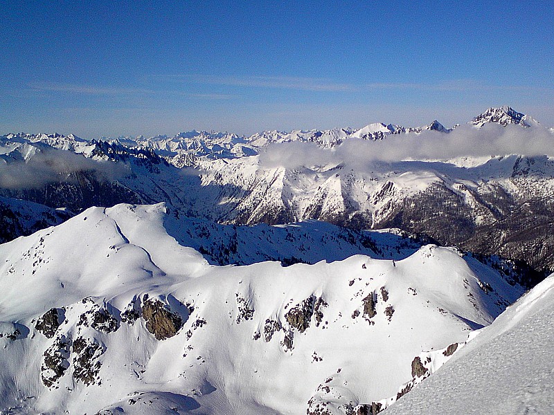 #3 Bon enneigement en altitude : Vue sur la Tête des Marges et la Tête de Barn depuis le Mont Pépoiri Bon enneigement en altitude : Vue sur la Tête des Marges et la Tête de Barn depuis le Mont Pépoiri