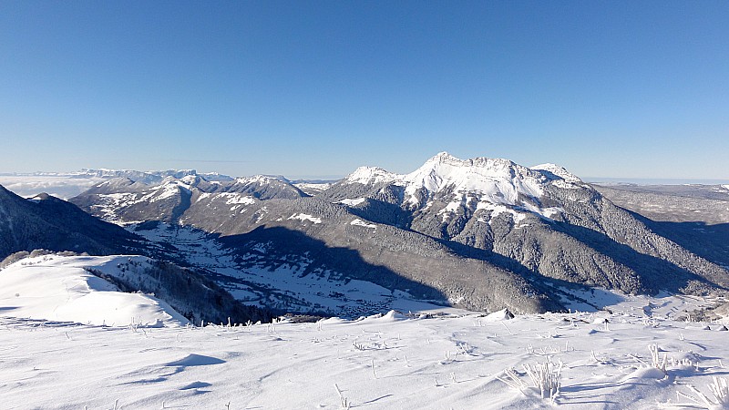 beau temps : vue sur les Bauges