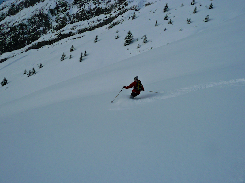 #9 Combe de Blonnière : Encore du très bon ski vers 2000. Plus bas les skis vont déguster... Combe de Blonnière : Encore du très bon ski vers 2000. Plus bas les skis vont déguster...