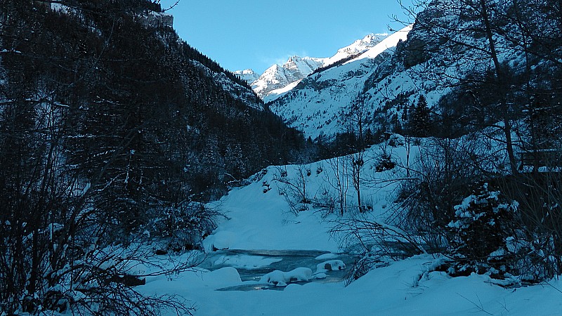#1 Ambiance glaciale à St Dalmas -14° à 9h et ça souffle déjà sur les crêtes Ambiance glaciale à St Dalmas -14° à 9h et ça souffle déjà sur les crêtes