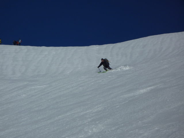 #7 Mont Pétoumier : Alain se fait les cuisses sur la tôle ondulée du vallon ! Mont Pétoumier : Alain se fait les cuisses sur la tôle ondulée du vallon !