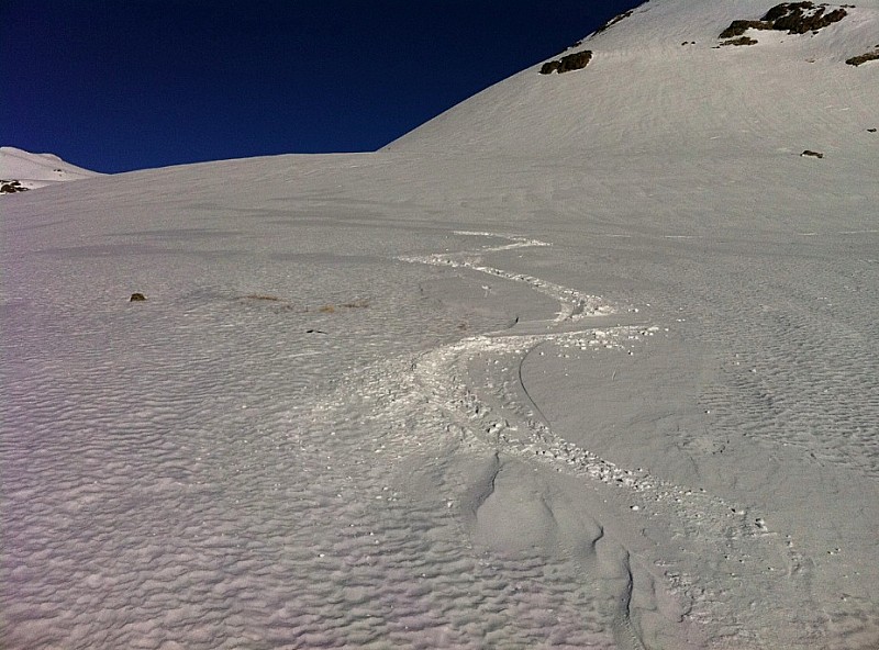 #6 Virages : En cherchant bien, on arrive à trouver quelques veines de neige fraiche pour faire des virages qui déchirent pas les tympans. Virages : En cherchant bien, on arrive à trouver quelques veines de neige fraiche pour faire des virages qui déchirent pas les tympans.