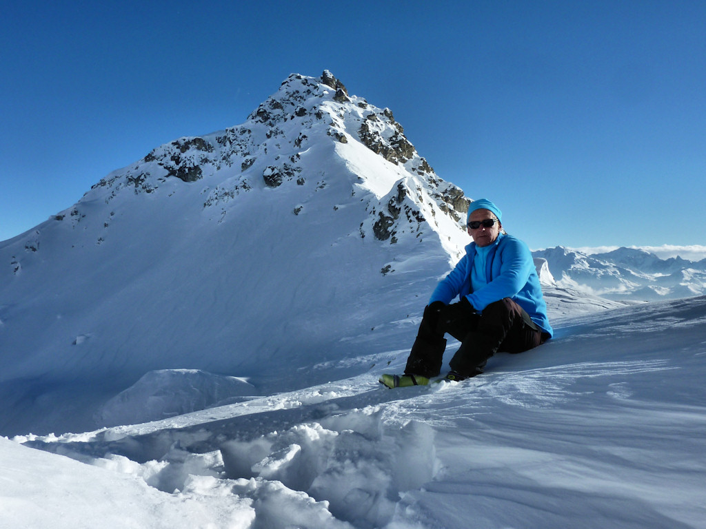 #13 La pause au col : Avant d La pause au col : Avant d'entreprendre la descente versant Nord.