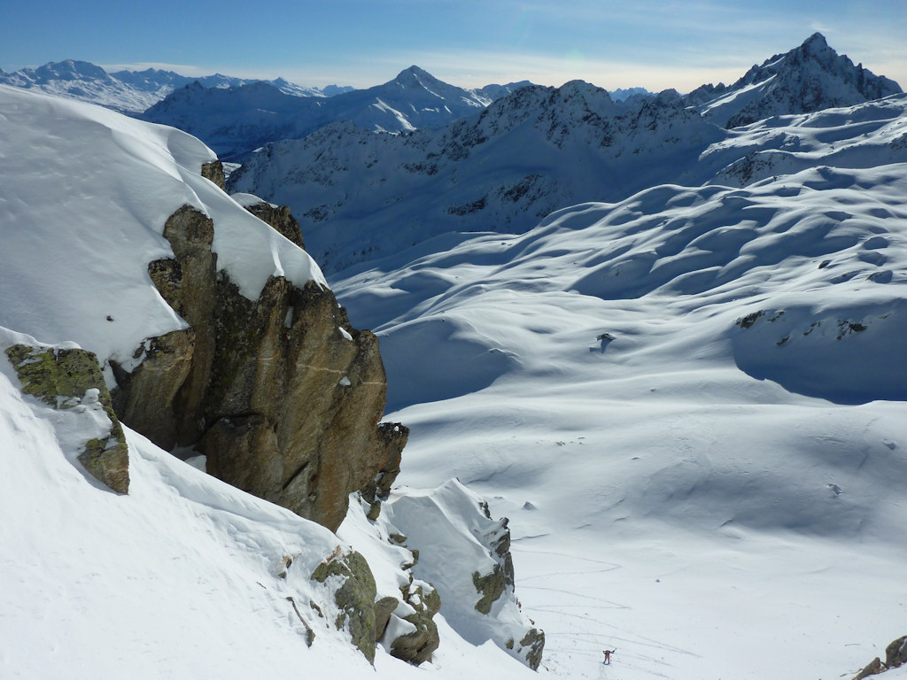 vue vers le Sud : A droite, le Rognolet versant N.