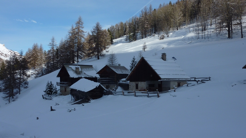 #2 Chalets de Bramousse : Il y a un chalet qui est mal en point Chalets de Bramousse : Il y a un chalet qui est mal en point