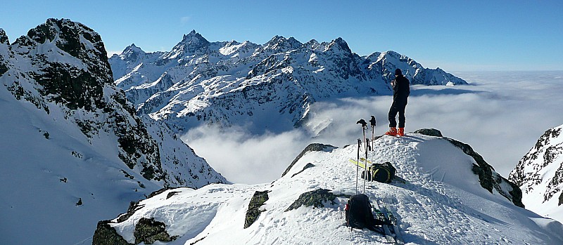 #4 Au col de l Au col de l'Aigleton toujours : Belle vue sur le Grand Pic et la crasse qui arrive de l'Ouest