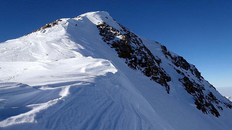 #13 Arête sommitale : au sortir de l’épaule (fin de l’arête SE) Arête sommitale : au sortir de l’épaule (fin de l’arête SE)