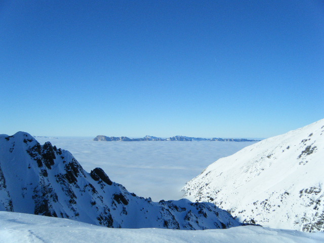 #2 Chartreuse au dessus de brouil : Vue sur la chartreuse du moins ce qyui depasse Chartreuse au dessus de brouil : Vue sur la chartreuse du moins ce qyui depasse