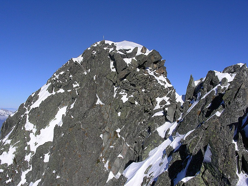 Au sommet - lundi 0301 : Le vrai sommet est un peu plus loin, en rocher