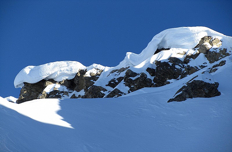 #9 Corniches : Le vent a forgé ses cimes Corniches : Le vent a forgé ses cimes
