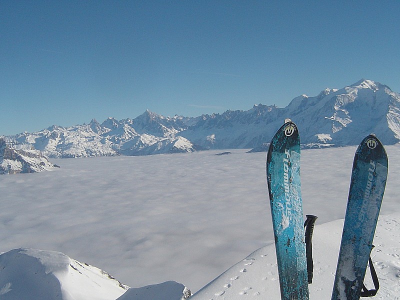 Massif du Mt Blanc... : Sallanches et la vallée dans le coton...