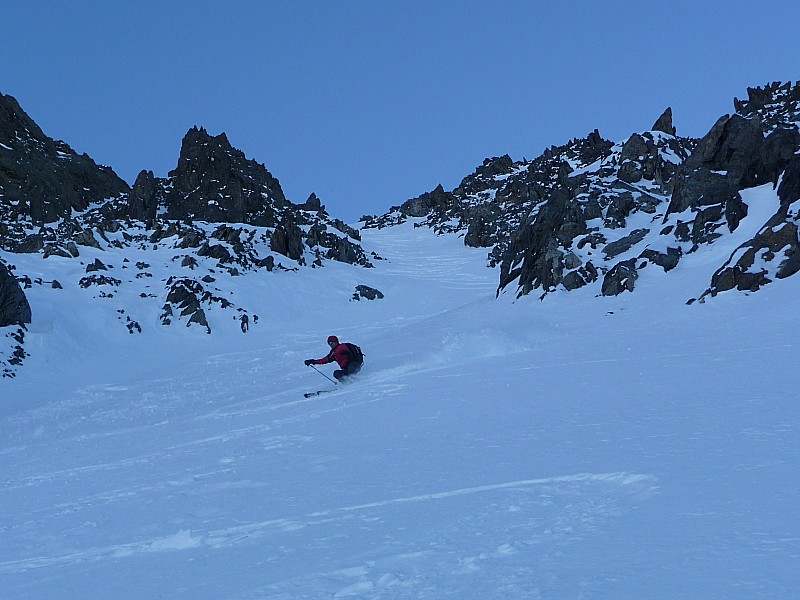 Justin dans le bas du couloir : Ca s'élargit