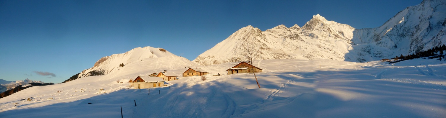 #1 Chalets du Truc : Chalets du Truc - Aiguille de Bionnassay Chalets du Truc : Chalets du Truc - Aiguille de Bionnassay