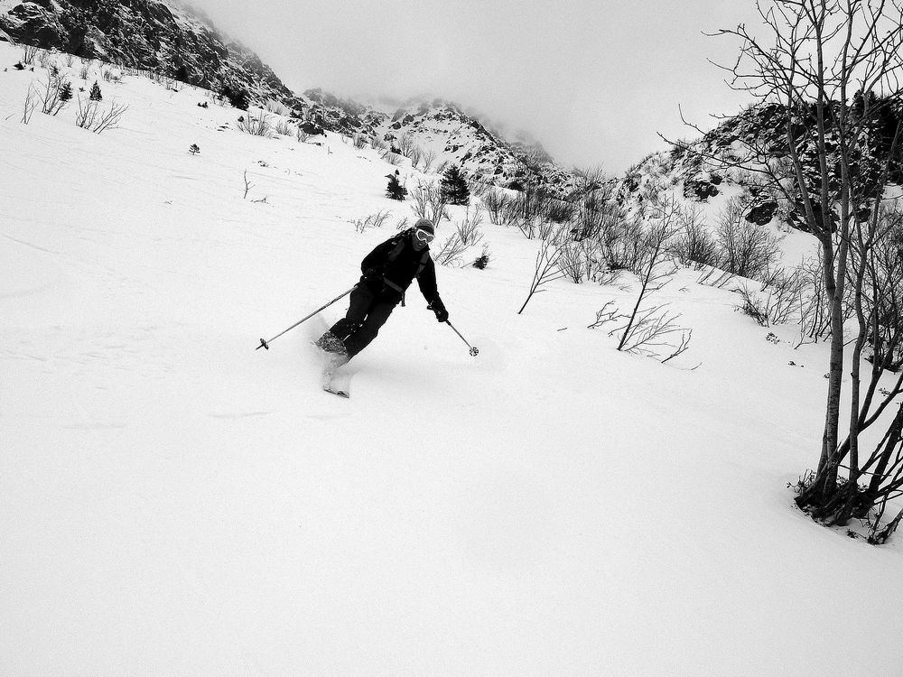 #6 zone de vernes : la meilleure portion de la descente avec une neige froide, déstructurée et plutot epaisse. ski grand large... zone de vernes : la meilleure portion de la descente avec une neige froide, déstructurée et plutot epaisse. ski grand large...