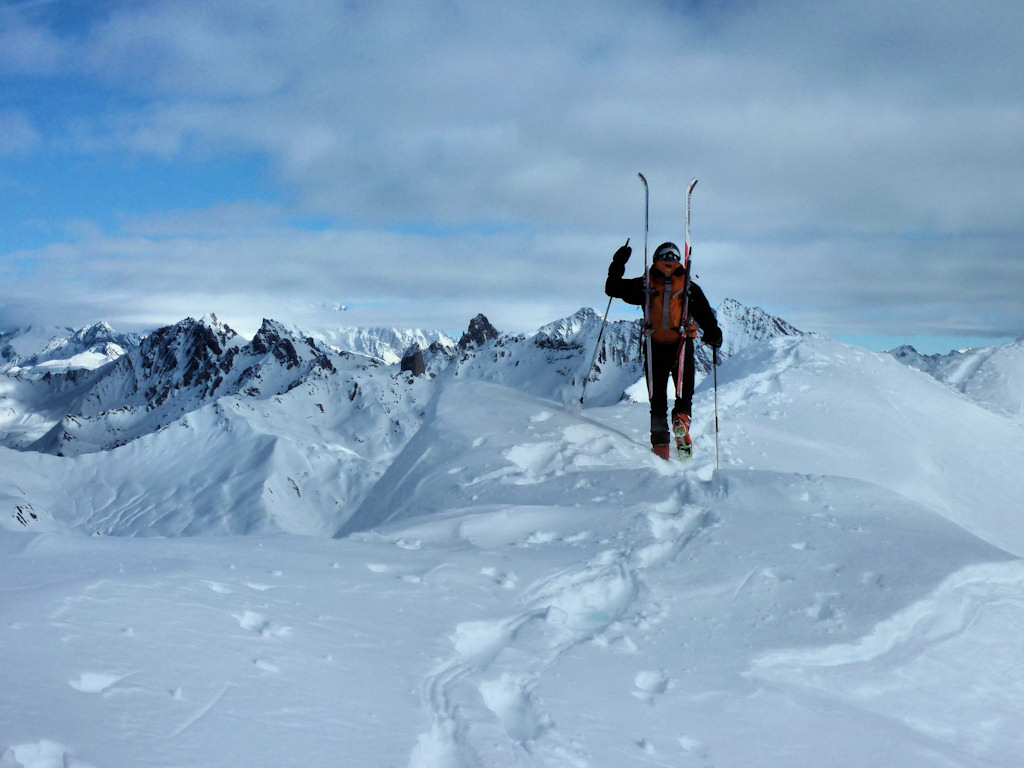 #14 Retour au couloir Sud : Nous optons finalement pour un aller-retour en versant S. Retour au couloir Sud : Nous optons finalement pour un aller-retour en versant S.