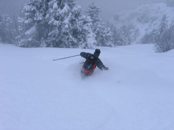 #1 Départ couloir SO : Pas croyable seulement 2 traces et 30cm de poudre !!! Départ couloir SO : Pas croyable seulement 2 traces et 30cm de poudre !!!